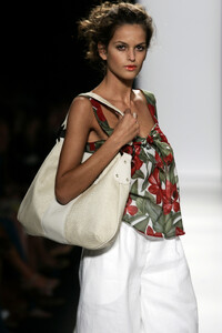 LucaLuca2006WomenRTW20.thumb.jpg.c604102e793cba1870a4d53aff4b2032.jpg