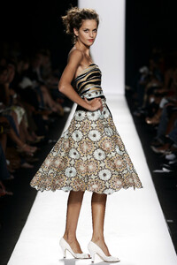 LucaLuca2006WomenRTW55.thumb.jpg.3f1a9d25e24f9483ded4188e756bf3c1.jpg