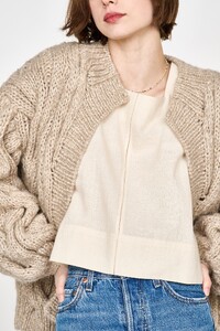 MIRTH_AW23_HandknitCortinaCableCardiganinCamel_3.jpg