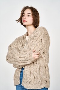 MIRTH_AW23_HandknitCortinaCableCardiganinCamel_8.jpg