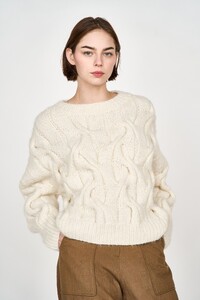 MIRTH_AW23_HandknitCortinaCablePulloverinCream_14.jpg