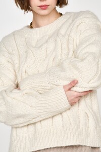 MIRTH_AW23_HandknitCortinaCablePulloverinCream_3.jpg