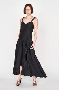 MIRTH_AW23_SingaporeinBlack_10.jpg