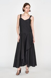 MIRTH_AW23_SingaporeinBlack_8.jpg