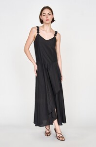 MIRTH_AW23_SingaporeinBlack_9.jpg