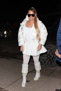 Mariah-Carey---Christmas-shopping-at-Stone-Island-Mens-clothing-store-in-Aspen-05.jpg