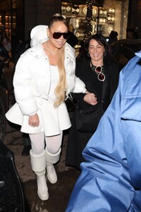 Mariah-Carey---Christmas-shopping-at-Stone-Island-Mens-clothing-store-in-Aspen-14.jpg