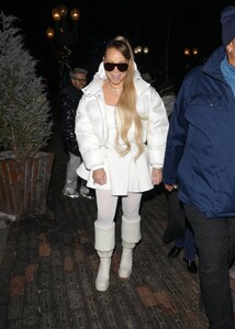 Mariah-Carey---Christmas-shopping-at-Stone-Island-Mens-clothing-store-in-Aspen-17.jpg