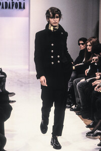 MarinaSpadafora1996WomenRTW115.thumb.jpg.fb98f3e9b7708f1cc2c03b56b7a95e36.jpg