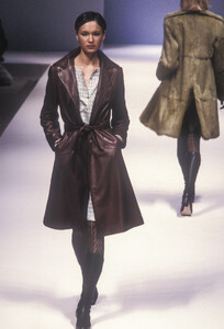 Marni1996WomenRTW1.thumb.jpg.db9ab9d9f561541e5831a7ba10cfcd3f.jpg