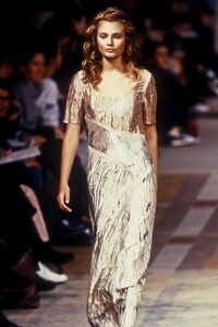 MartineSitbon1994WomenRTW101.thumb.jpg.8e95f1c9e3dfacc87087c6128114d030.jpg