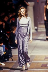 MartineSitbon1994WomenRTW13.thumb.jpg.4e511b67adf52ef3b3979fdc8efdfdb3.jpg