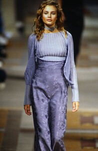 MartineSitbon1994WomenRTW15.thumb.jpg.ee275287b15d97351cd4a439b1f0338e.jpg