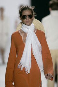 MichaelKors2006WomenRTW76.thumb.jpg.0ae0f477ee9cb26d75ac6352248dc41d.jpg