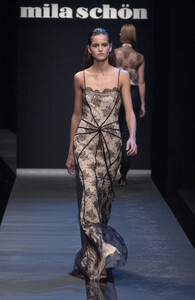 MilaSchon2006WomenRTW147.thumb.jpg.c2173c1e93dfd95354e7fdc73eca40cc.jpg