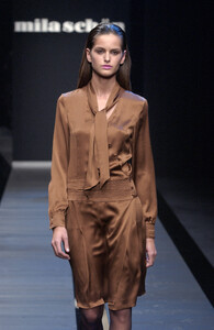 MilaSchon2006WomenRTW40.thumb.jpg.a8a7d5cf04858d50b1622e10af1facc5.jpg