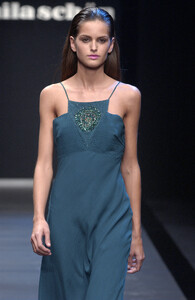 MilaSchon2006WomenRTW85.thumb.jpg.0dbc71ef23a02e9381f4dae0943482bf.jpg