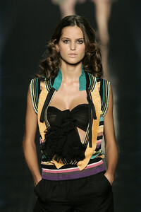 Missoni2006WomenRTW12.thumb.jpg.95d861c5c873cdb3f8fdb3f6a53f5b40.jpg