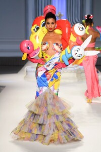MoschinoS23063.thumb.jpg.450da69185a0ee70125ccb8d657d57c6.jpg