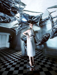 NadjaBenderbyCamillaAkrans(ReadyToWarhol-Dior3Fall2013)6.thumb.jpg.52fbcab0b433688b9cde8773c56a3bf2.jpg