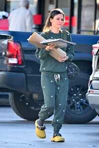 Rachel-Bilson---Out-in-Los-Angeles-01.jpg