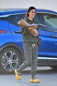 Rachel-Bilson---Out-in-Los-Angeles-03.jpg