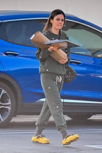 Rachel-Bilson---Out-in-Los-Angeles-06.jpg