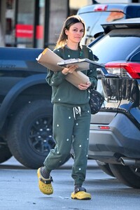 Rachel-Bilson---Out-in-Los-Angeles-10.jpg