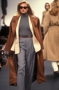 RalphLauren1995WomenRTW18.thumb.jpg.7ef3e7aa8085f1f68310566a40ddfcf8.jpg