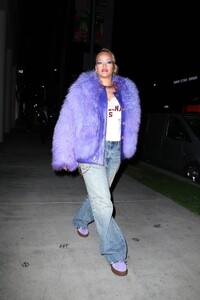 Rihanna---Rocks-Fenty-x-Puma-Avanti-Sneakers-at-activation-event-in-Hollywood-05.jpg