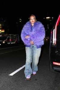Rihanna---Rocks-Fenty-x-Puma-Avanti-Sneakers-at-activation-event-in-Hollywood-09.jpg