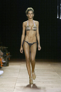 RosaCha2006WomenRTW40.thumb.jpg.c0bd7fc7ddca38b35d8a5811f253b2fc.jpg