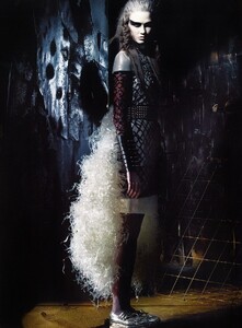 SBStudio_Editorial_Italian_Vogue_FEB_2009_Craig_McDean_1.thumb.jpeg.aac8fc8cfe70461de9a660f4d93413b6.jpeg