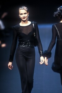 SoniaRykiel1995WomenRTW51.thumb.jpg.d6518a26283a4f6accbbc873706f3f3a.jpg