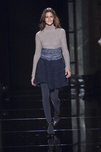 StellaMcCartney2006WomenRTW10.thumb.jpg.51cf4bd642985e290db00188bb2acced.jpg