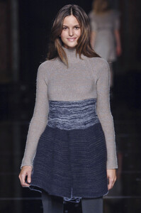 StellaMcCartney2006WomenRTW13.thumb.jpg.036515d82d732c27d406f910d729f5b2.jpg
