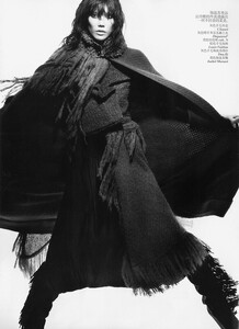 TaoOkamoto-VogueChinaSeptember2011-7.thumb.jpg.6b41fb6fb32d0a62da73f52f15771849.jpg