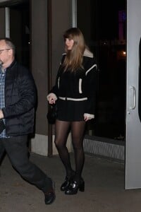 Taylor-Swift---Leaving-Electric-Lady-Studios-New-York-03.jpg