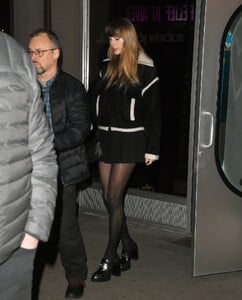 Taylor-Swift---Leaving-Electric-Lady-Studios-New-York-05.jpg