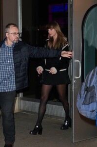 Taylor-Swift---Leaving-Electric-Lady-Studios-New-York-18.jpg