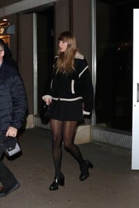 Taylor-Swift---Leaving-Electric-Lady-Studios-New-York-19.jpg