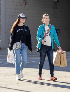 Tiffani-Thiessen---Shopping-at-Westfield-Mall-Woodland-Hills-15.jpg