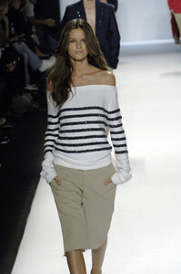 TommyHilfiger2006WomenRTW201.thumb.jpg.c850b0d2e5b20f68ef76174dca5659fd.jpg