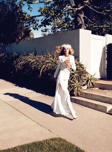 Toni_Garrn_by_Camilla_Akrans_(Chic_Easy_Pieces_-_Harper___s_Bazaar_US_April_201(3).thumb.jpg.84233302c03eedc0f91192bfb05d8bfb.jpg