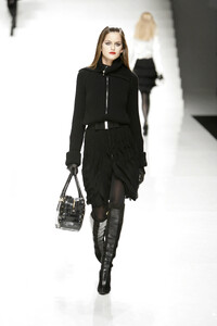 Valentino2006WomenRTW8.thumb.jpg.60a310331a3e862b144a7a85b13eb57f.jpg