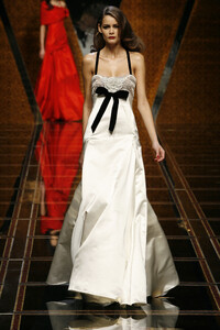 Valentino2007WomenRTW241.thumb.jpg.893b86d6aee7bb5a2d7b2b02cad5ac93.jpg