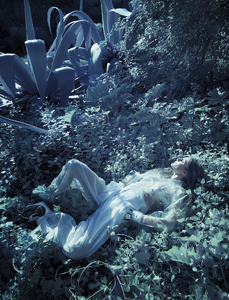 VogueItalia-Marzo2016-1507.thumb.png.e31eab4a43f33677b1094683d6d07c76.png