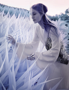 VogueItalia-Marzo2016-1516.thumb.png.1170aa5299b6fc2f84dd8238dc8798d8.png