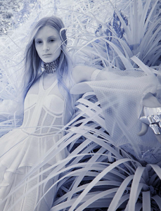 VogueItalia-Marzo2016-1524.thumb.png.3e9d6ba3af2777acd9178eb7cb22c75d.png