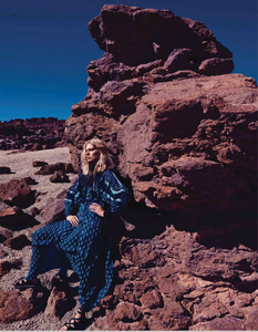 Vogue_China_-_February_2014-254.thumb.png.e205ec4792d8885c9dc11eac42704ce2.png